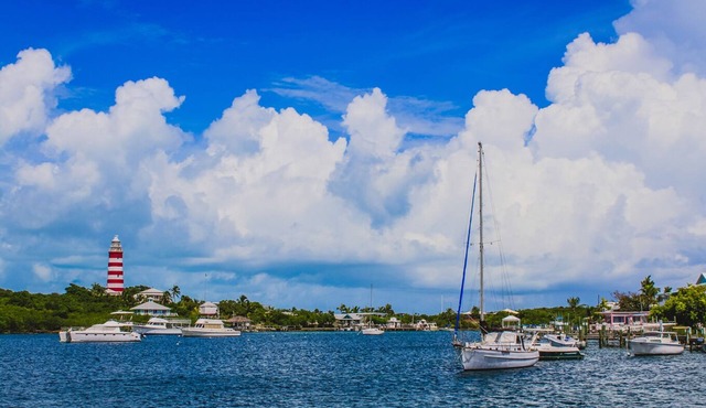 Caribbean Dream: Sun-soaked Sailing Adventure from Bahamas to Islas Abaco