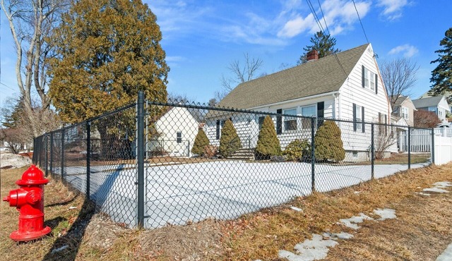 Charming 3-bedroom house in Methuen; minutes to Boston & NH region