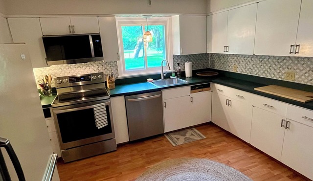 Charming 3-bedroom house in the heart of beautiful Bristol with WiFi, AC