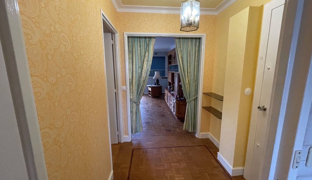 CHARMING apartment NEAR DOWNTOWN RUEIL. 20 minutes from LA DÉFENSE, 45 minutes from PARIS