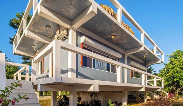 Charming apt with rooftop palapa bar & splash pool