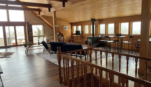 Charming barn loft - all amenities on 60 acre farm in the White Mountains of NH