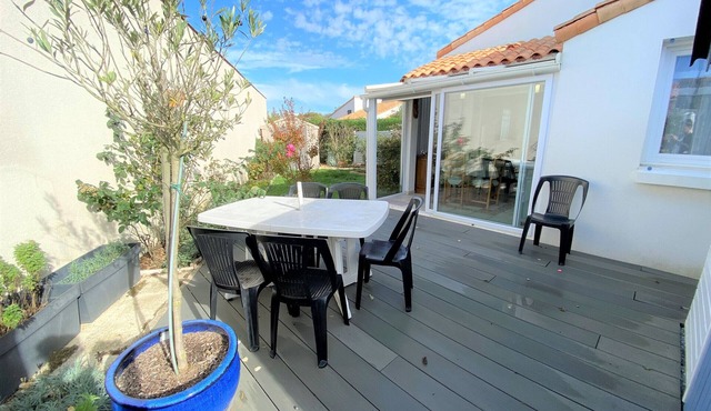 Charming Cottage with Garden, Near Beach & Town - La Tranche-sur-Mer