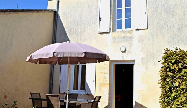 Charming cottage in Charente with garden, pets allowed