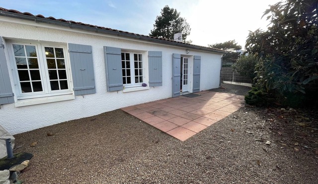 Charming House near Flandre Dunkerque Beach, with Garden, BBQ, and Free WiFi