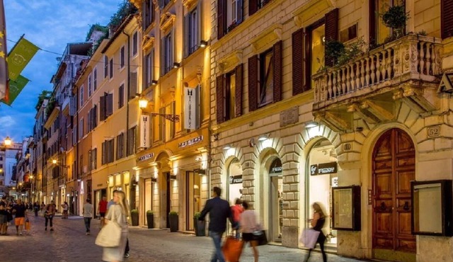 Chic Italian double-terrace apartment in Spanish Steps vicinity with sky views