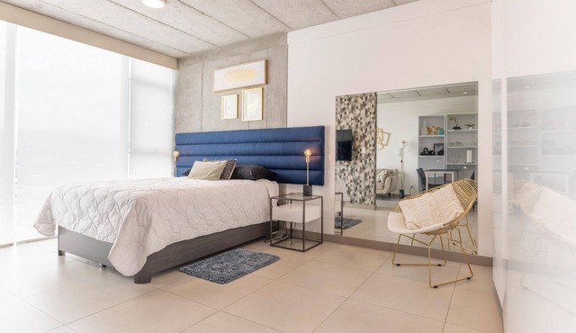 Cityscape iFreses, 20th floor! AC, TV and Pool