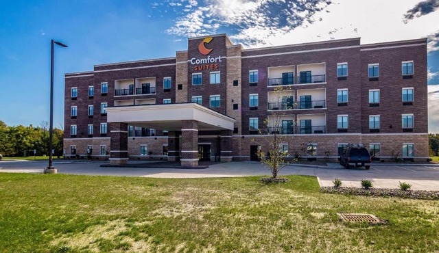 Comfort Suites Brunswick Town Center