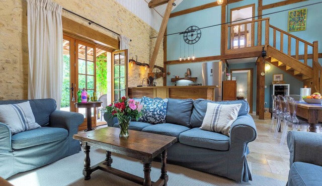 Converted barn in Dordogne with garden view