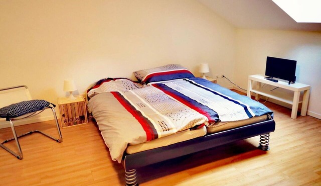 Cosy apartment for 2 people with WIFI, TV, balcony and pets allowed