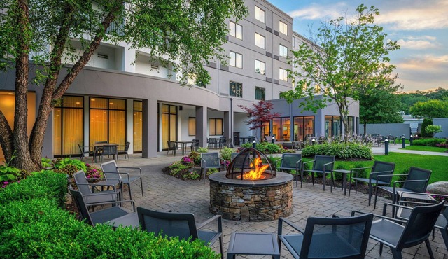 Courtyard by Marriott Providence Lincoln