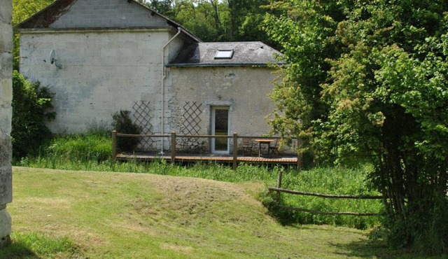 Cozy 19th-Century Cottage with Riverside Terrace, Near Azay-le-Rideau, Modern Amenities Included