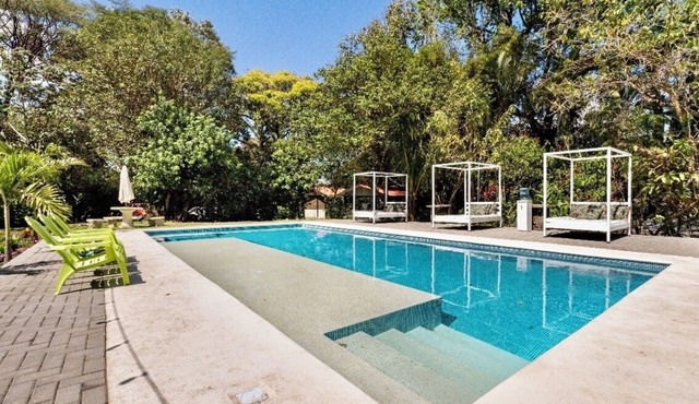 Cozy and comfy private Villa w/hot tub, King + Queen Beds & Resort amenities