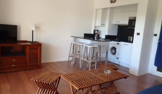 Cozy Studio Near Beach with Parking and WiFi in Arcachon