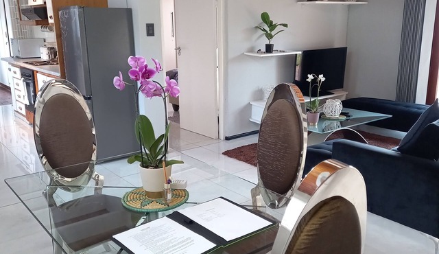 Crest Farm - Self-catering 2-bedroom, Wi-fi, Views, Swiming Pool