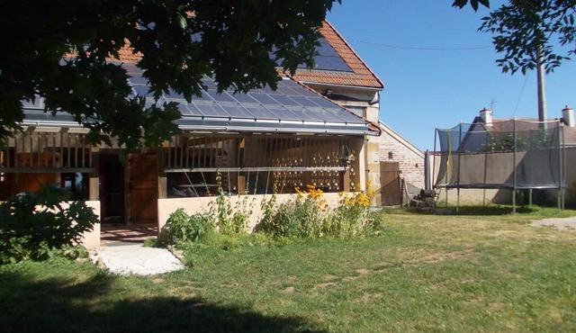 Eco-Friendly Cottage 3 Bedrooms with Garden Near Forest - Family Ideal