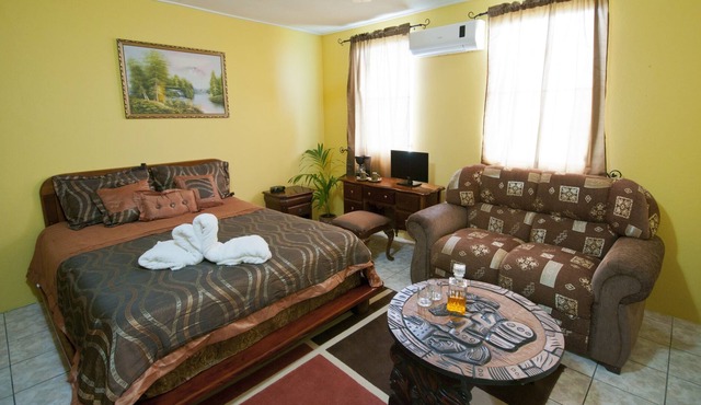 El Rey Hotel