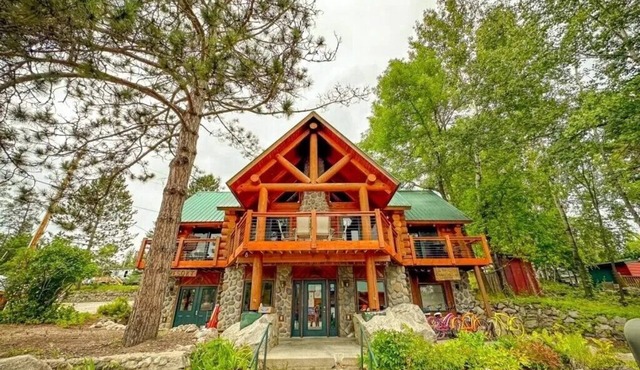 Experience serene views of Crane Lake