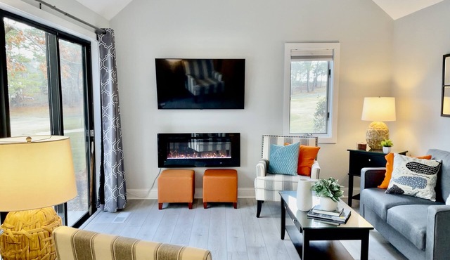 EXPLORE NEW SEABURY'S YEAR ROUND CHARM - Views + Beach+ Pool+ Deck.