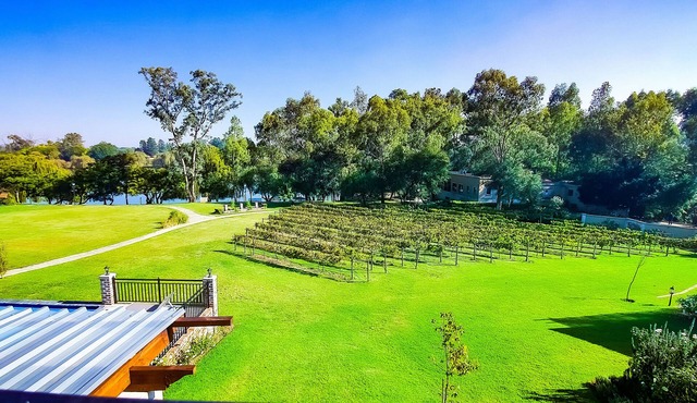 Exquisite Pont de Val Riverside Escape Apartment