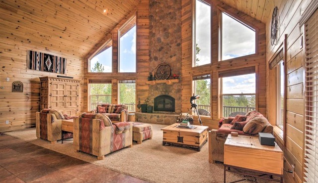Gorgeous Alton Cabin w/Deck + Mountain Views