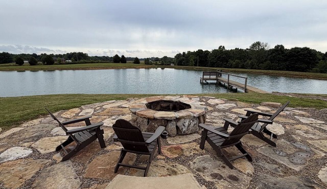 Gorgeous Cabin with Private Pond!