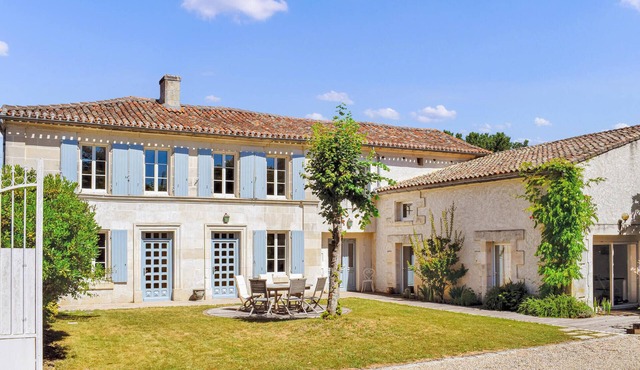 Gorgeous home in Champmillon
