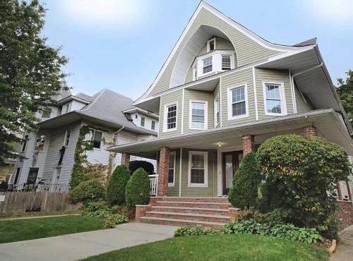 Gorgeous Victorian House! Entire suite in SAM's home
