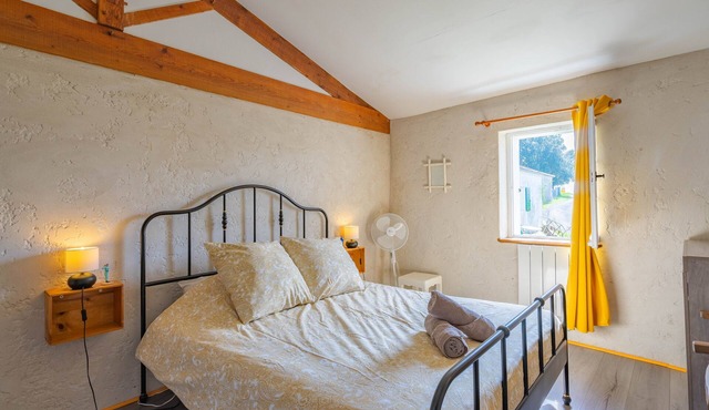 Hergé Guest Room with Shared Pool, Terrace and Wi-Fi