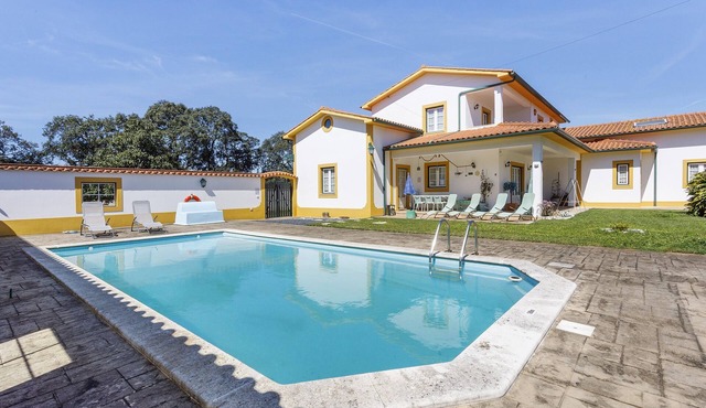 Holiday Home 'Sol Lua' with Shared Pool, Wi-Fi & Air Conditioning