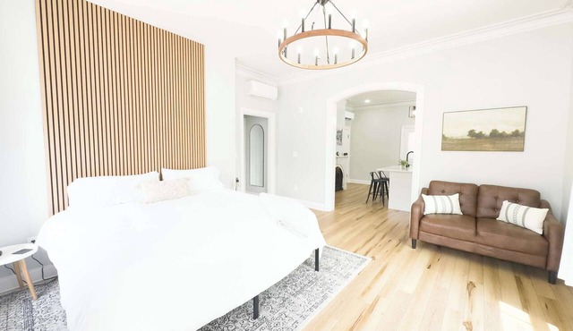 Jennifer's Spa-Like Apt King Bed Historic Broadway