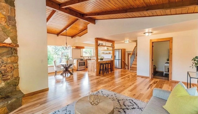 Lake Front bright home with office, wood stove and sauna