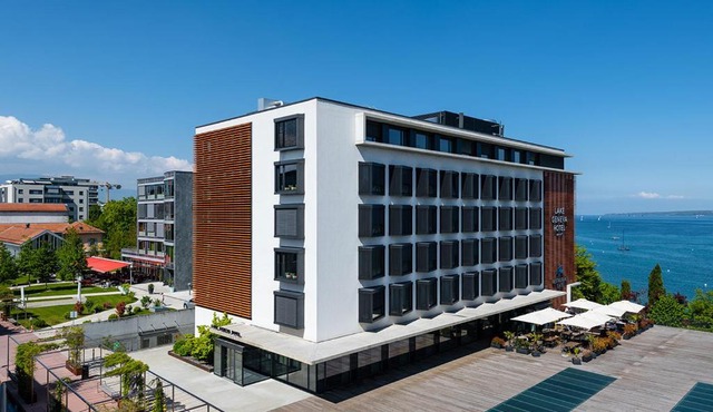 Lake Geneva Hotel