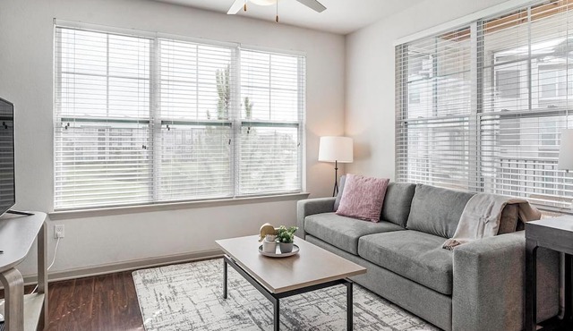 Landing | Chic 2BD, Pool, Clubhouse