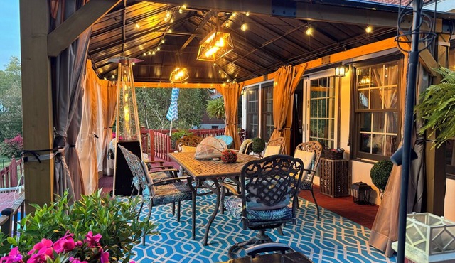 Large Relaxing Family Retreat In The Hudson Valley with Theatre and Gazebo