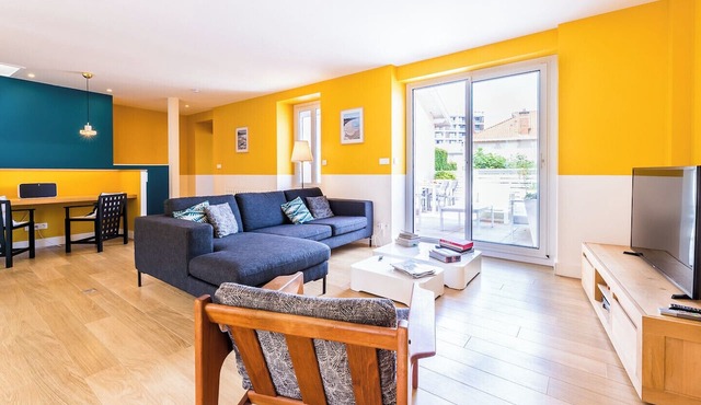 LES HALLES KEYWEEK Duplex with Terrace and Parking in Biarritz Center