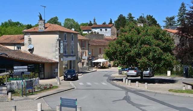 Logis Hôtel & Restaurant Le Cheval Blanc et Clovis
