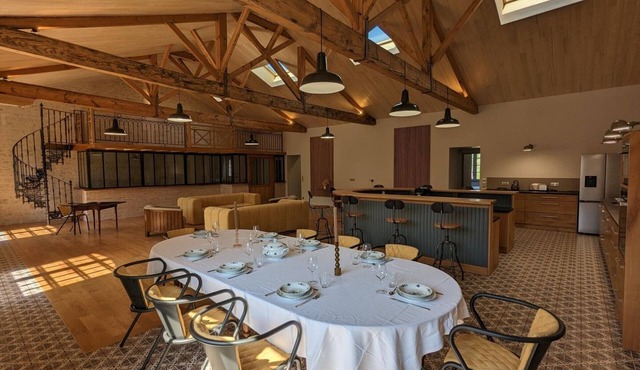 Luxurious 3-Bed Apartment with Private Bathrooms, Central Location, and Exclusive Truffle Tastings