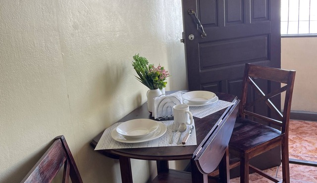 "Luxurious Central Apt | 5 min from the airport!"