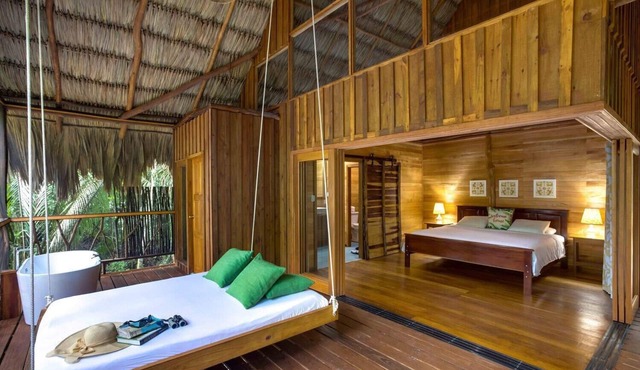 Luxurious New-Build Treehouse w/King Bed & A/C - Amazing Jungle & River Views