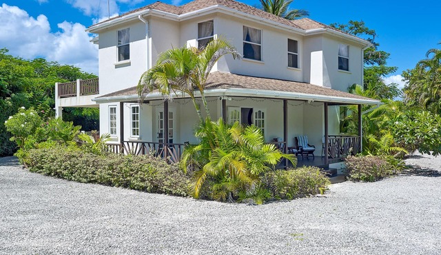 Luxury 6 Bed Villa With Pool, Mullins Bay