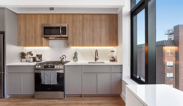Luxury Meets Comfort: Upscale Studio in Brooklyn