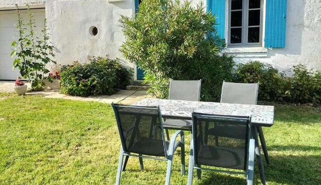 Maison charmante à Antezant-la-Chapelle avec jardin