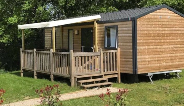 Mobile home for 5 with terrace and equipped kitchen