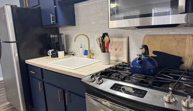Modern LIVIN 1bd 1ba