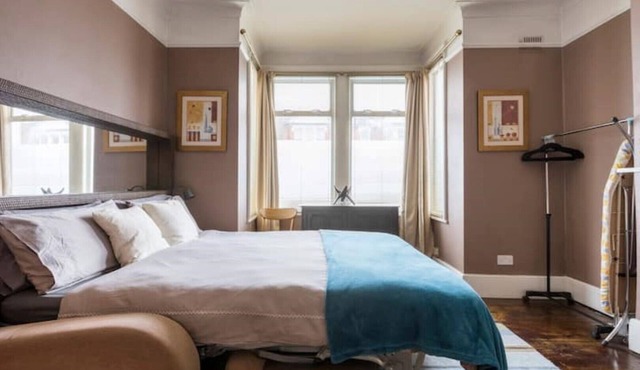 Modern Private Studio Room