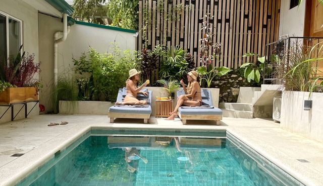 NEW POOLSIDE 1BDR-Blue Pearl steps to the beach