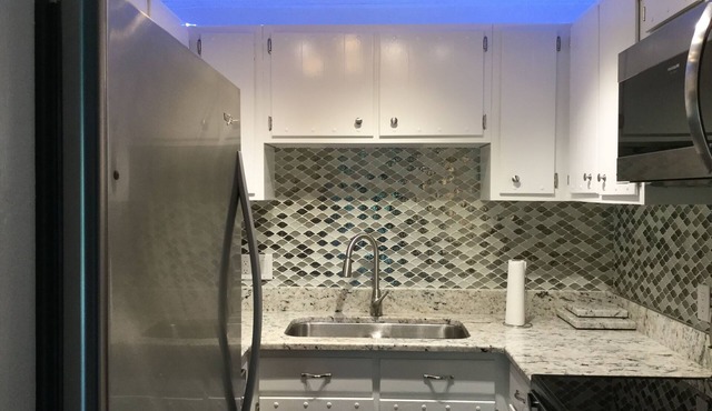 NEWLY REMODELED Chalet 2 BR+Large Loft, 2-1/2 Baths, Sleeps 6, Large DR, 2 Decks