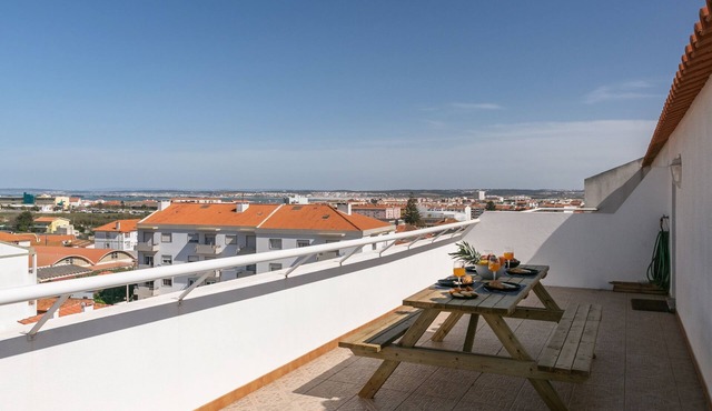 Peniche Terrace - Spacious apartment in the center