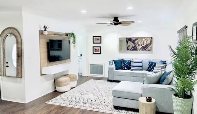 Prime location just minutes to the beaches and downtown St Pete